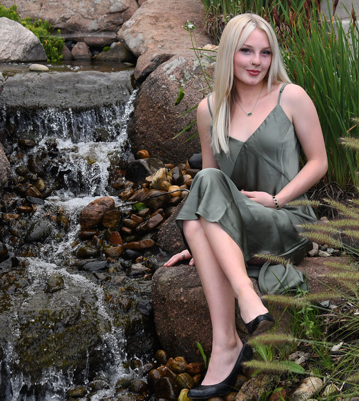 senior portraits girl by river